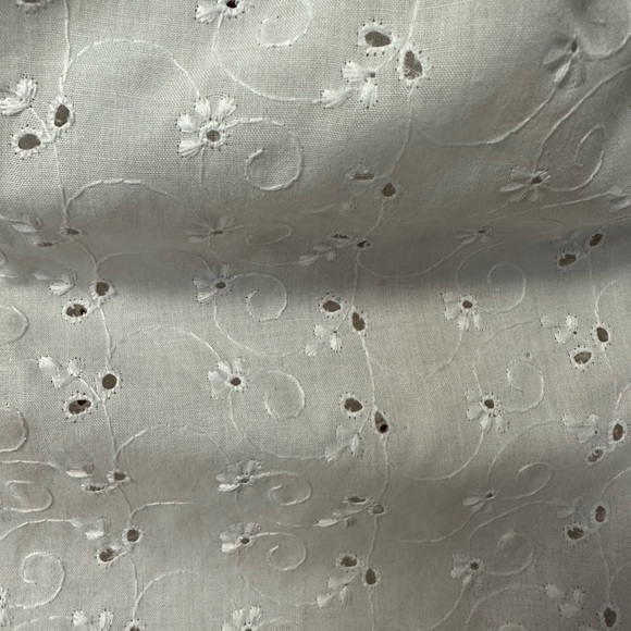 Peasant Style White Eyelet Blouse Size Small. Short Sleeves. - Picture 5 of 9